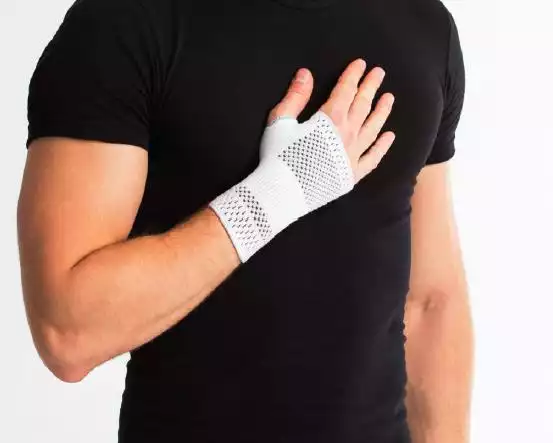 Напульсник Смарт Компресс, эластичный трикотажный, правый размер №1, линейка BODY FRESH, антибактериальный